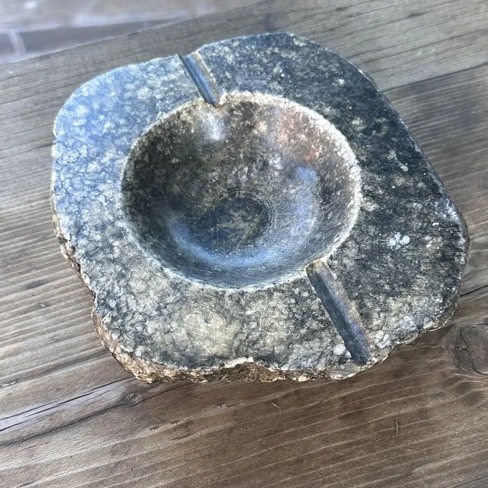 VINTAGE NATURAL STONE ROCK ASHTRAY MARBLE GRANITE ROUGH EDGE 7.5 X 6.5